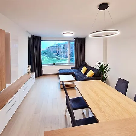 Skypark Spacious Free Parking Apartament *