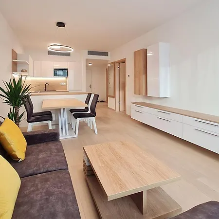 Skypark Spacious Free Parking דירה