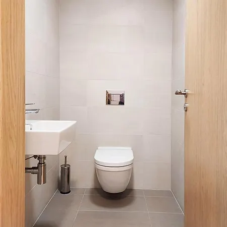 Skypark Spacious Free Parking דירה *