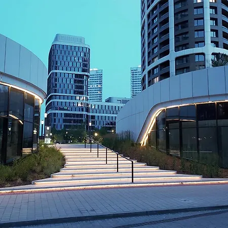 Skypark Spacious Free Parking Bratysława