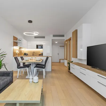 Skypark Spacious Free Parking Apartament