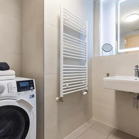 Skypark Spacious Free Parking Apartment