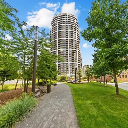 Skypark Spacious Free Parking Apartment