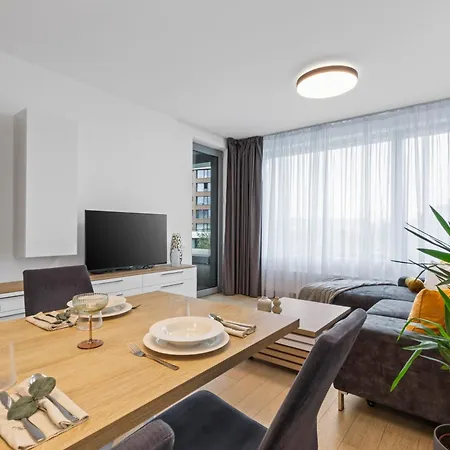 Skypark Spacious Free Parking Pozsony