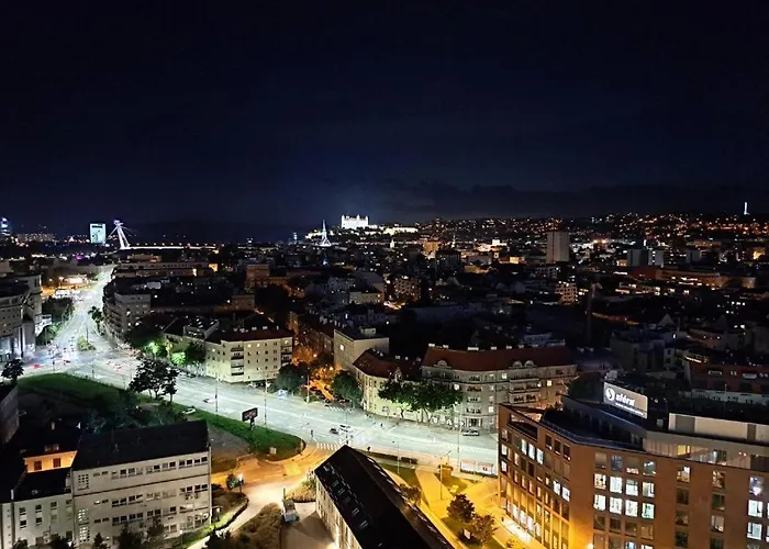 Skypark Spacious Free Parking * Bratislava